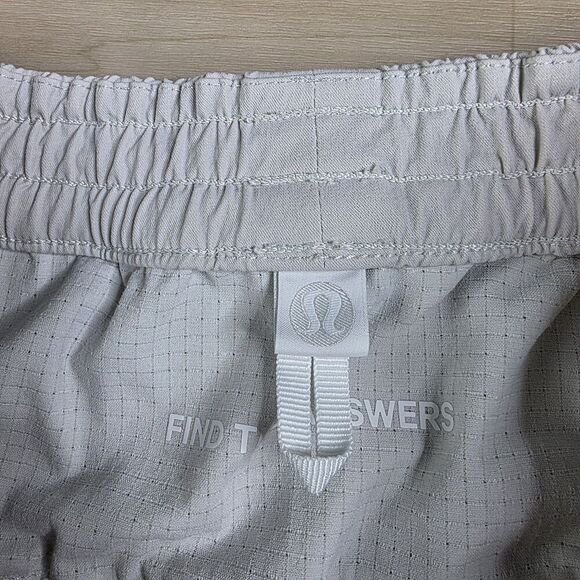 Lululemon Lab High-Rise Cuffed Trousers Joggers Pants Women’s Size 10 - Picture 11 of 12